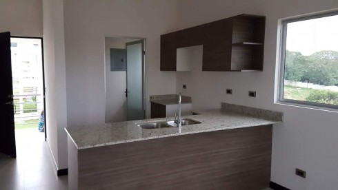 Oportunidad Única, Apartamento de 2 Habitaciones en Condominio con tan solo $2000 de Prima. Cod 5134