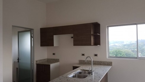 Oportunidad Única, Apartamento de 2 Habitaciones en Condominio con tan solo $2000 de Prima. Cod 5134