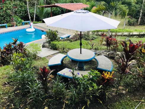 Hermosa Quinta en Atenas a Excelente Precio, con Amplia Casa con acabados de lujo, Piscina, Amplias y hermosas zonas verdes, Jardines,2 Ranchos para fiestas, en Zona de Alta Plusvalía, a 20 minutos de San José, Lujo y Diversión para su Familia o Empresa a un excelente precio, Invierta Ya!! 5294