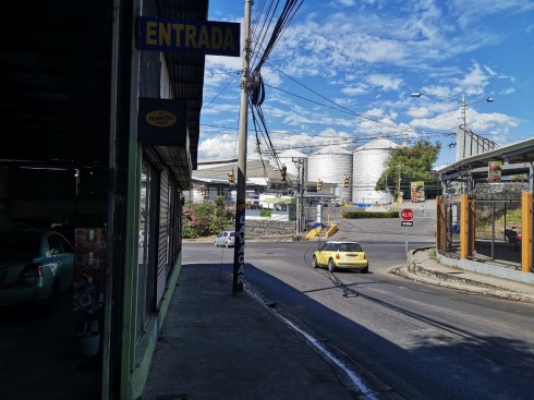 Propiedad Comercial en Alajuela, ideal para proyectos que necesiten alto trafico y exposición comercial. Cod. 5367