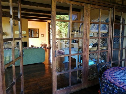 ¡OPORTUNIDAD! Hermosa y Amplia Propiedad Estilo Colonial y Rodeada de Naturaleza a Solo 3 Mins del Centro de Alajuela, Uso de Suelo Comercial y Residencial. COD. 6291