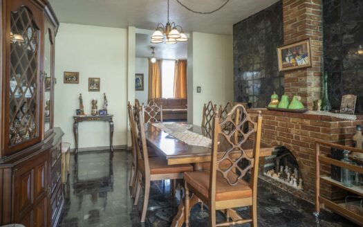 Casa en Zapote USO DE SUELO MIXTO: Amplia, cómoda y bien ubicada, ¡ideal para tu familia o Negocio! cod.5864