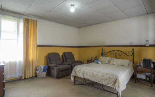 Casa en Zapote USO DE SUELO MIXTO: Amplia, cómoda y bien ubicada, ¡ideal para tu familia o Negocio! cod.5864