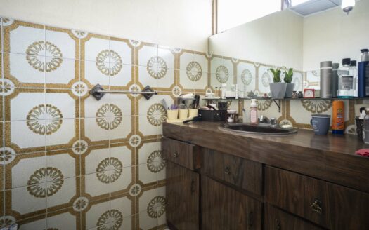 Casa en Zapote USO DE SUELO MIXTO: Amplia, cómoda y bien ubicada, ¡ideal para tu familia o Negocio! cod.5864