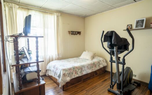 Casa en Zapote USO DE SUELO MIXTO: Amplia, cómoda y bien ubicada, ¡ideal para tu familia o Negocio! cod.5864