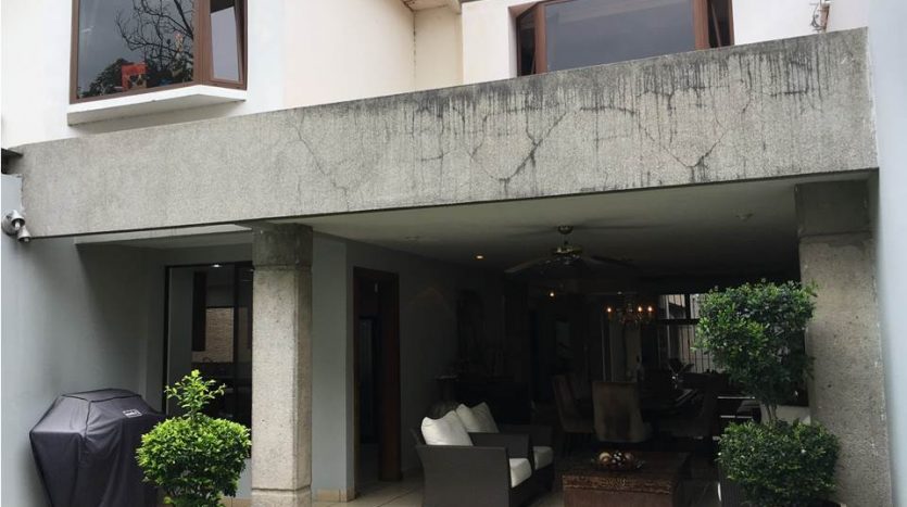 venta-casa-independiente-escazu