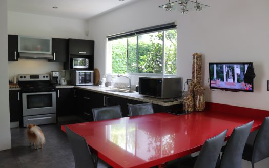 ¡OPORTUNIDAD! HERMOSA CASA MODERNA CON HERMOSOS ACABADOS EN RESIDENCIAL PRIVADO. COD. 31557