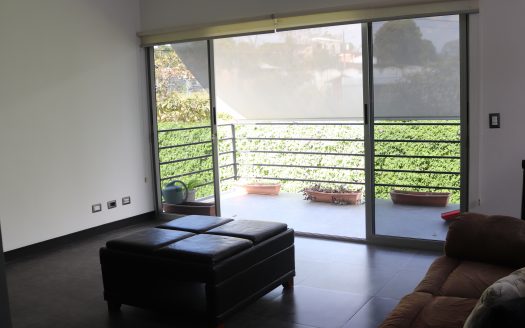 ¡OPORTUNIDAD! HERMOSA CASA MODERNA CON HERMOSOS ACABADOS EN RESIDENCIAL PRIVADO. COD. 31557