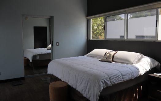 ¡OPORTUNIDAD! HERMOSA CASA MODERNA CON HERMOSOS ACABADOS EN RESIDENCIAL PRIVADO. COD. 31557