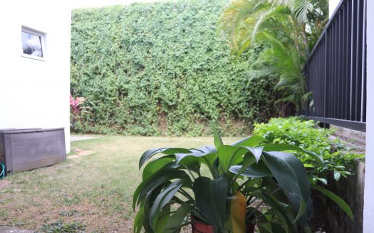 ¡OPORTUNIDAD! HERMOSA CASA MODERNA CON HERMOSOS ACABADOS EN RESIDENCIAL PRIVADO. COD. 31557