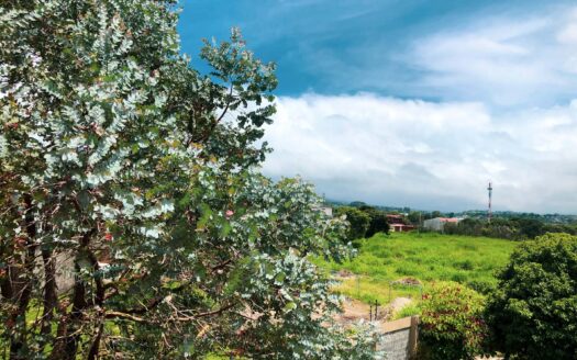 Rebajada!!! Venta de Casa de ensueño en San Isidro de Heredia, construida en Lote de 2600 M2. Cód 45566