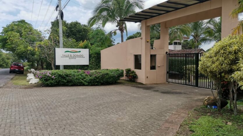 Venta de Lote en condominio en La Guacima, Alajuela- Entrada
