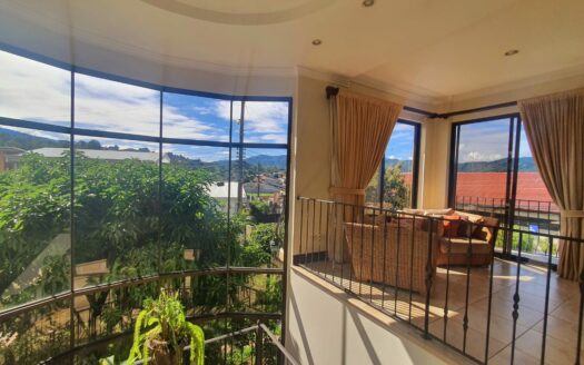 Amplia y espectacular casa en Pinares de Curridabat con 600 m2 de construcción #62115