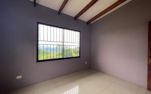 REMATE! Casa de Campo a 15 minutos de la ciudad, en Ciudad Colón, vistas ESPECTACULARES 4 dormitorios,! Precio de lista ₡179,700,000 Precio Mínimo ₡ 132,079,500 COD#67066