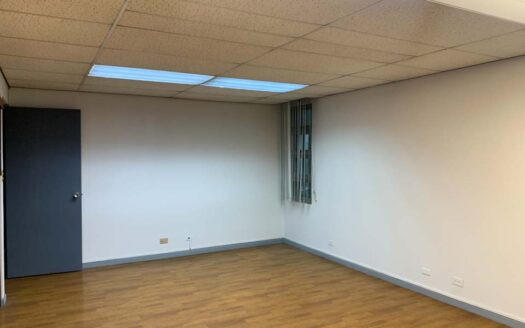 Hermosa propiedad en alquiler de uso comercial – industrial cerca de Escazú, Pavas y Sabana COD#72029