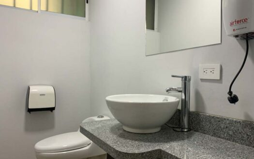 Hermosa propiedad en alquiler de uso comercial – industrial cerca de Escazú, Pavas y Sabana COD#72029