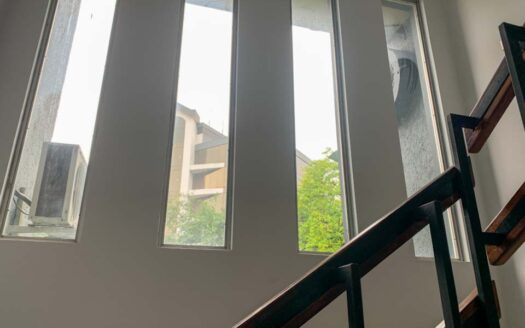 Hermosa propiedad en alquiler de uso comercial – industrial cerca de Escazú, Pavas y Sabana COD#72029