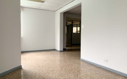 Hermosa propiedad en alquiler de uso comercial – industrial cerca de Escazú, Pavas y Sabana COD#72029
