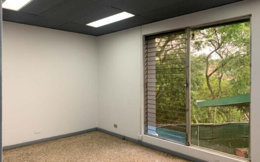 Hermosa propiedad en alquiler de uso comercial – industrial cerca de Escazú, Pavas y Sabana COD#72029