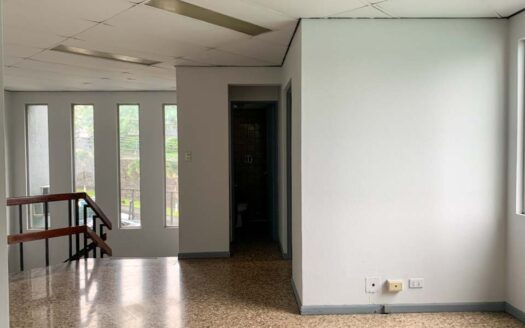 Hermosa propiedad en alquiler de uso comercial – industrial cerca de Escazú, Pavas y Sabana COD#72029