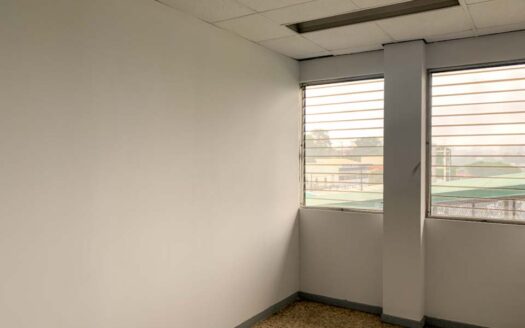 Hermosa propiedad en alquiler de uso comercial – industrial cerca de Escazú, Pavas y Sabana COD#72029