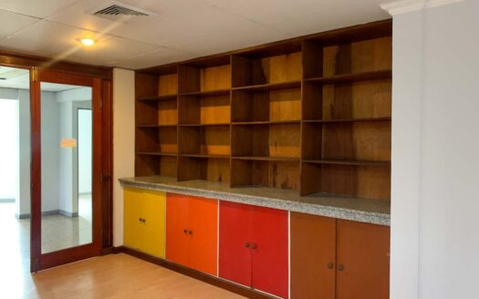 Hermosa propiedad en alquiler de uso comercial – industrial cerca de Escazú, Pavas y Sabana COD#72029