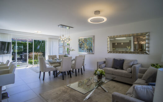 PRECIOSA CASA EN ESCAZU $310,000.00!! En condominio con espectaculares amenidades . COD 74511