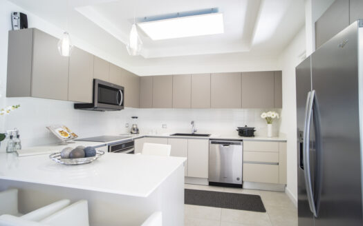 PRECIOSA CASA EN ESCAZU $310,000.00!! En condominio con espectaculares amenidades . COD 74511