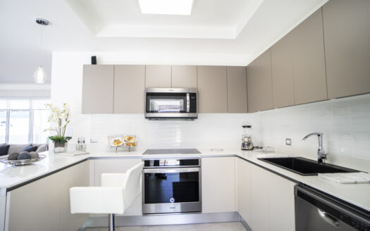 PRECIOSA CASA EN ESCAZU $310,000.00!! En condominio con espectaculares amenidades . COD 74511