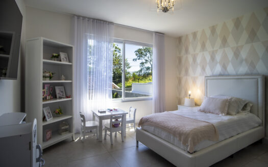 PRECIOSA CASA EN ESCAZU $310,000.00!! En condominio con espectaculares amenidades . COD 74511