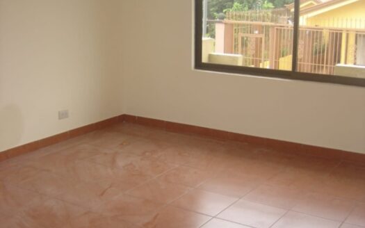 INVERSIONISTAS: se vende propiedad con 3 apartamentos alquilados en residencial en San Rafael de Alajuela COD#76601