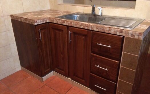 INVERSIONISTAS: se vende propiedad con 3 apartamentos alquilados en residencial en San Rafael de Alajuela COD#76601