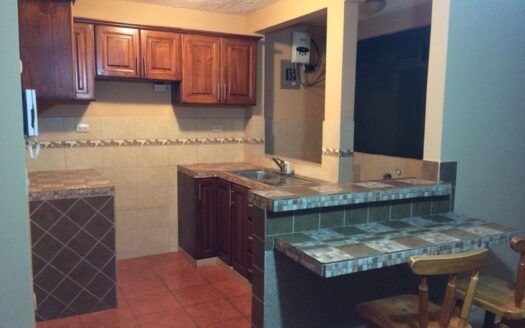 INVERSIONISTAS: se vende propiedad con 3 apartamentos alquilados en residencial en San Rafael de Alajuela COD#76601