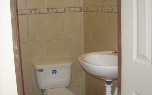 INVERSIONISTAS: se vende propiedad con 3 apartamentos alquilados en residencial en San Rafael de Alajuela COD#76601