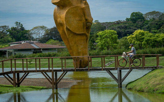 PREVENTA: TOWNHOUSES frente al lago en exclusivo proyecto desde $289,000.00 a minutos del mar en Playa Hermosa 🌊Cod. 137977