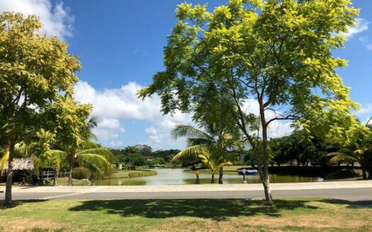 PREVENTA: TOWNHOUSES frente al lago en exclusivo proyecto desde $289,000.00 a minutos del mar en Playa Hermosa 🌊Cod. 137977