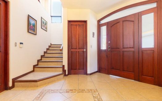 Curridabat: Espectacular casa en Altamonte, lote 638m2 #89131