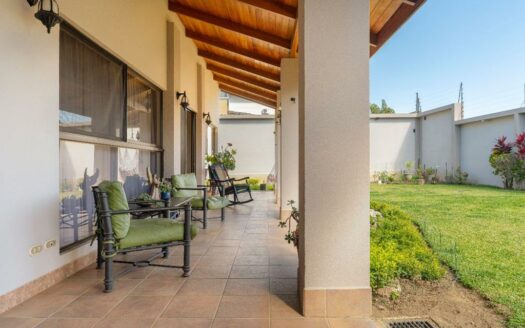 Curridabat: Espectacular casa en Altamonte, lote 638m2 #89131