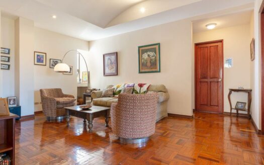 Curridabat: Espectacular casa en Altamonte, lote 638m2 #89131