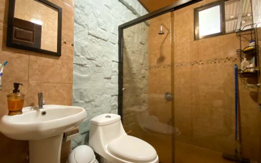 ¡Oportunidad en San Diego, Tres Ríos! Venta de 2 Espaciosas Casas en Diferentes Niveles. Terreno 156m2, Construcción 248m2 cod.92288