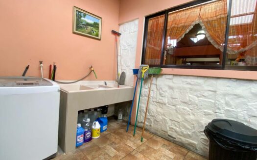 ¡Oportunidad en San Diego, Tres Ríos! Venta de 2 Espaciosas Casas en Diferentes Niveles. Terreno 156m2, Construcción 248m2 cod.92288