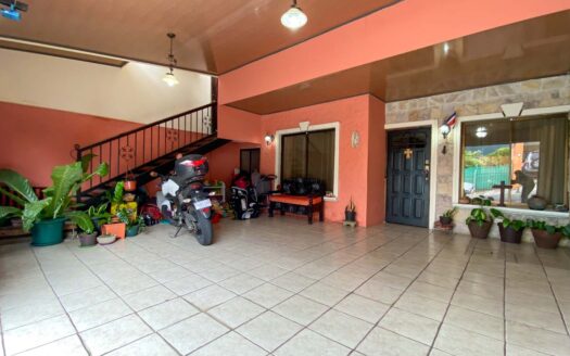 ¡Oportunidad en San Diego, Tres Ríos! Venta de 2 Espaciosas Casas en Diferentes Niveles. Terreno 156m2, Construcción 248m2 cod.92288