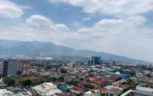 Exclusivo apartamento en venta, 3 Habitaciones en Paseo Colón, vistas impresionantes desde el piso 24 COD#100765