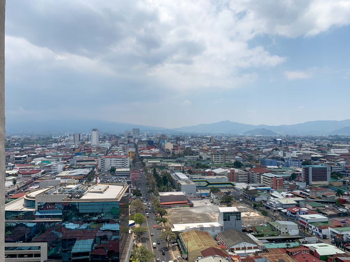 Exclusivo apartamento en venta, 3 Habitaciones en Paseo Colón, vistas impresionantes desde el piso 24 COD#100765