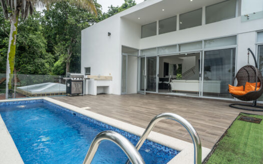 Casa en Venta en Punta Leona, con Piscina y Amplias Áreas Verdes. Código: 108420 Ocean View-Precio: $825 000