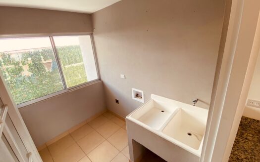 Se Alquila Apartamento Esquinero y Moderno de 2 Habitaciones, Mezzanine y 3 Baños Completos, en Condominio Exclusivo de San Pablo de Heredia. Código 109178