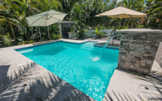 Maravillosa Casa en Venta- Guacalillo Puntarenas- A solo 10 minutos de la playa. Precio: $190 000- Código: 111054