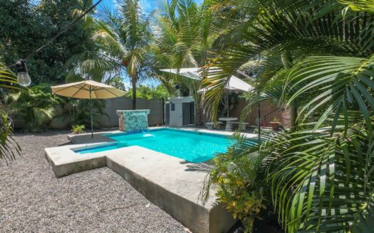 Maravillosa Casa en Venta- Guacalillo Puntarenas- A solo 10 minutos de la playa. Precio: $190 000- Código: 111054