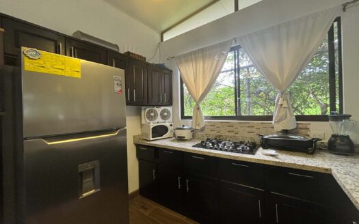 Maravillosa Casa en Venta- Guacalillo Puntarenas- A solo 10 minutos de la playa. Precio: $190 000- Código: 111054