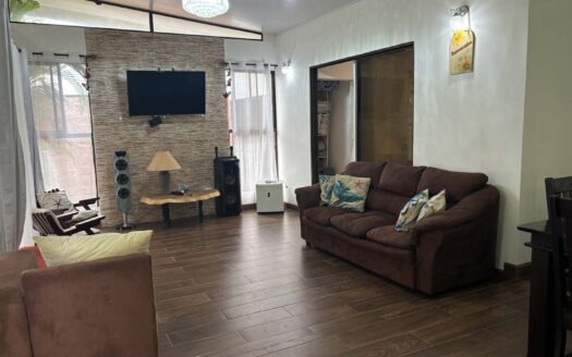 Maravillosa Casa en Venta- Guacalillo Puntarenas- A solo 10 minutos de la playa. Precio: $190 000- Código: 111054